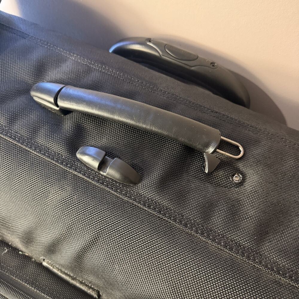 BRIGGS & RILEY ‘Baseline’ Black Nylon Deluxe 2-Wheeled Garment Bag - Picture 10 of 11